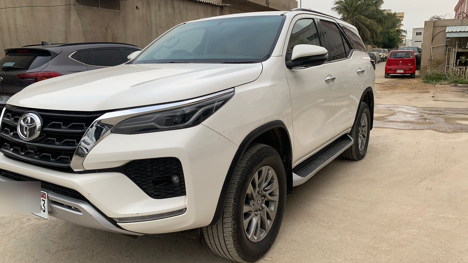 Toyota Fortuner Sigma 4 (White)