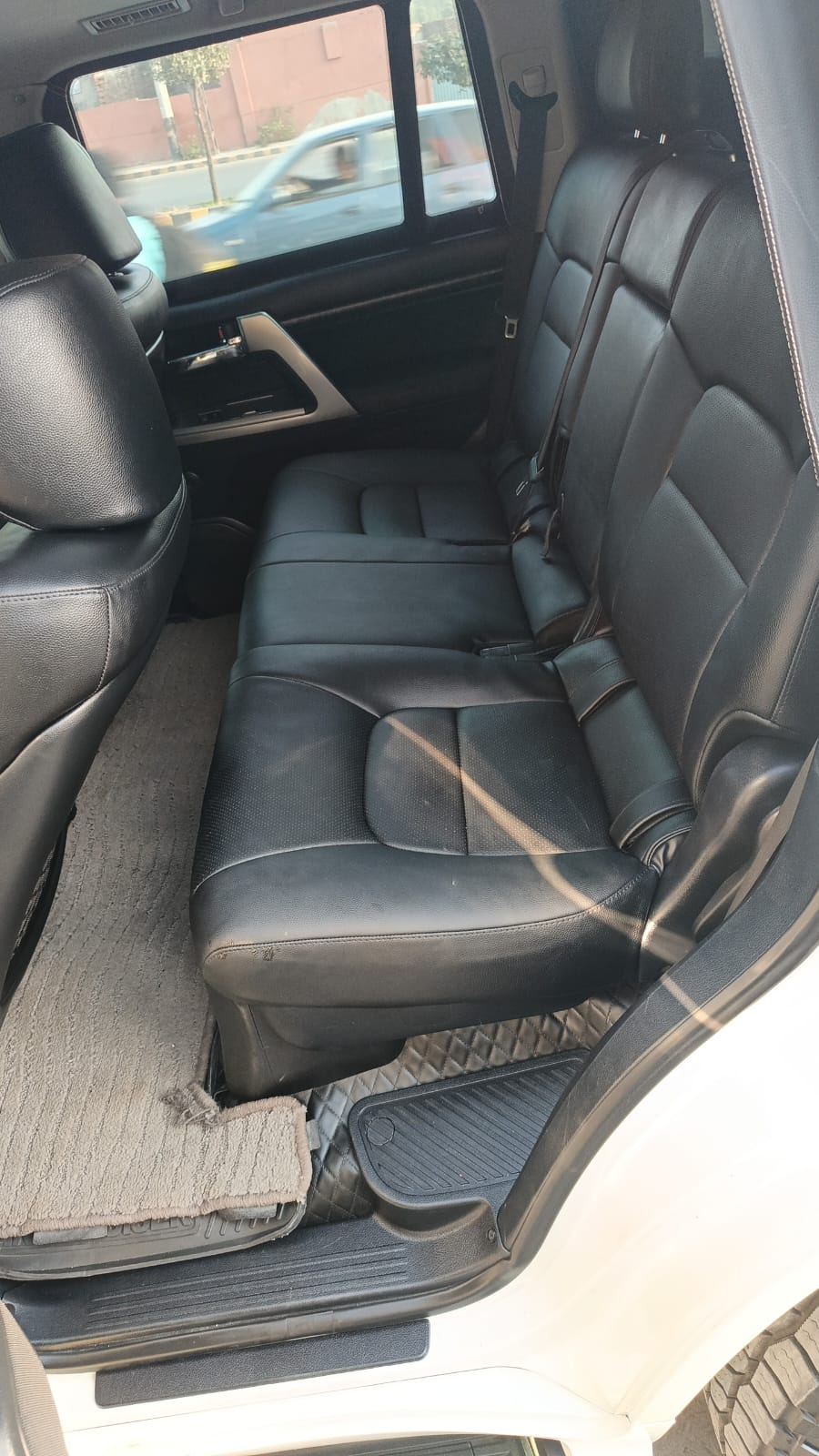 Toyota Land Cruiser Prado TX (Black) - view 6