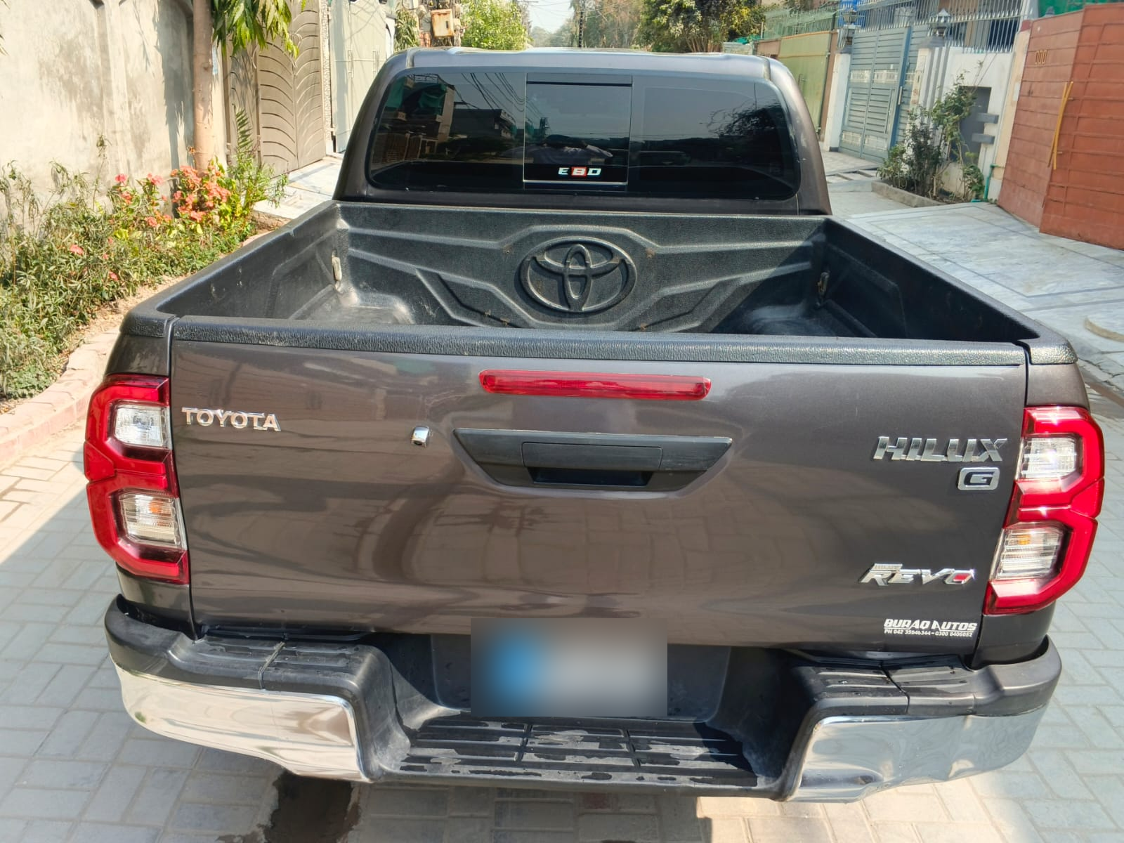 Toyota Hilux Revo Rocco (Grey) - view 4